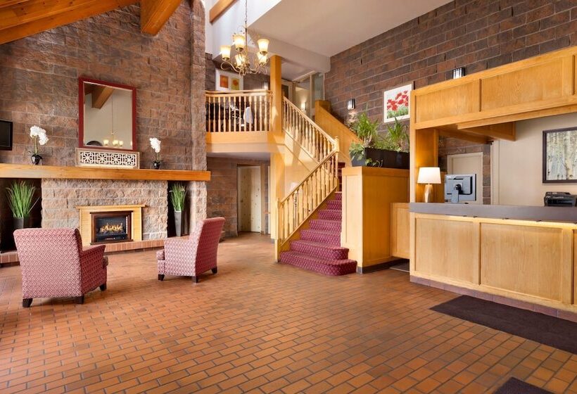 בית מלון כפרי Travelodge By Wyndham North Bay Lakeshore