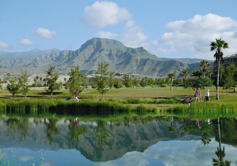 호텔 Villa Mandi Golf Resort