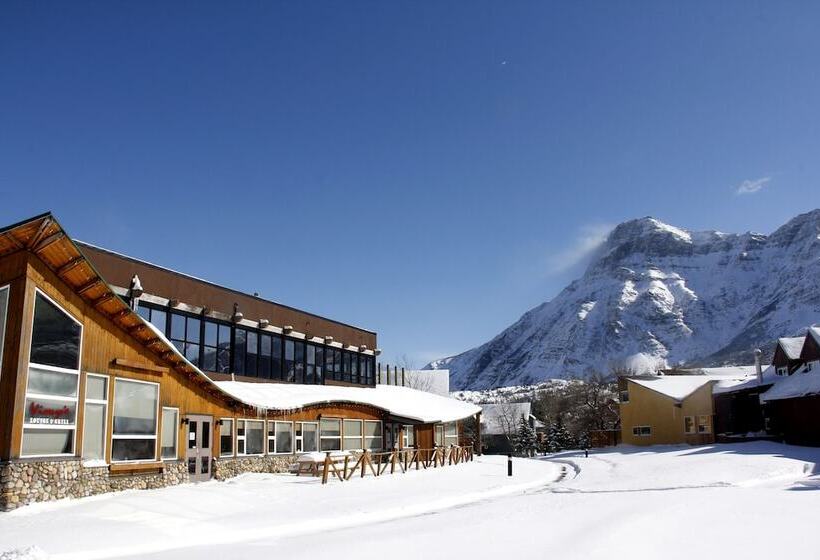فندق Waterton Lakes Lodge Resort