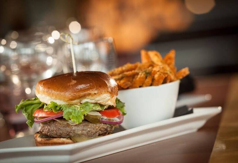 فندق Waterton Lakes Lodge Resort