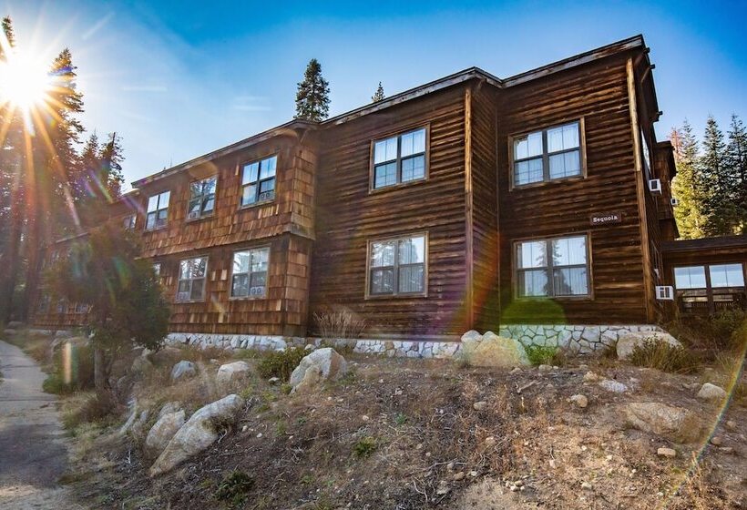 בית מלון כפרי Wuksachi Lodge