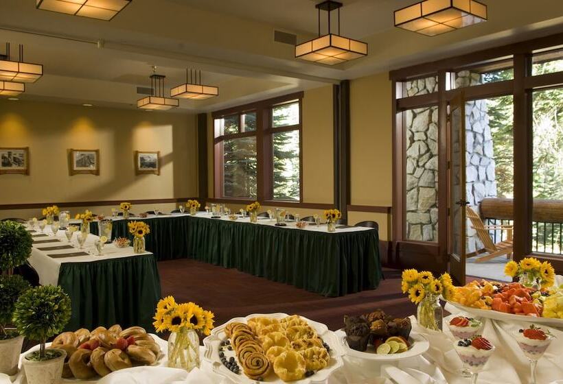 בית מלון כפרי Wuksachi Lodge