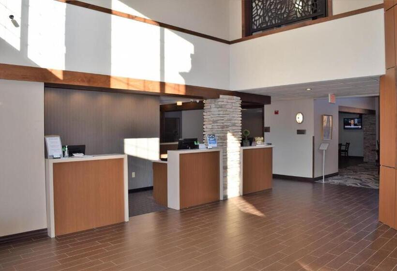 בית מלון כפרי Wyndham Garden Madison Fitchburg