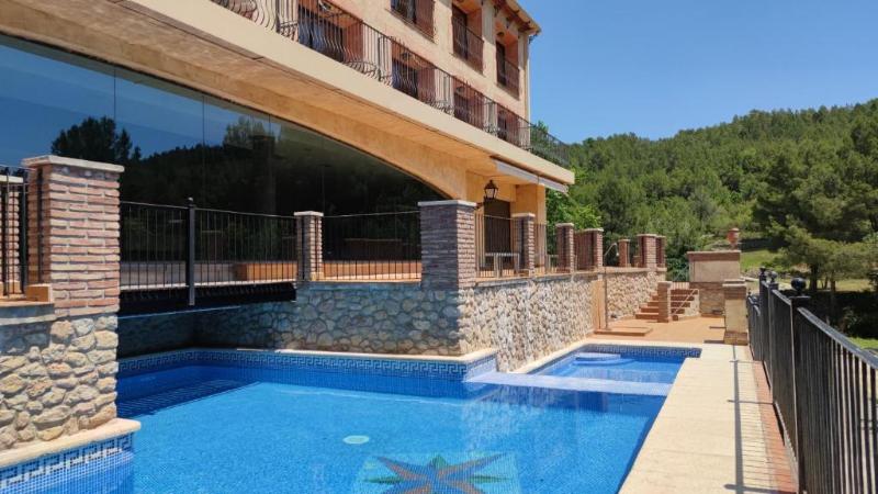 La Figuerola Hotel & Restaurant