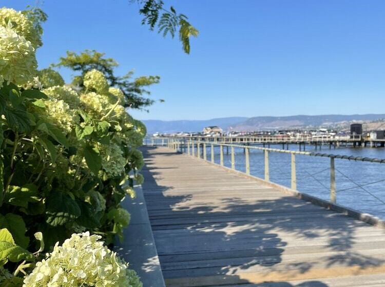 Manteo At Eldorado Resort