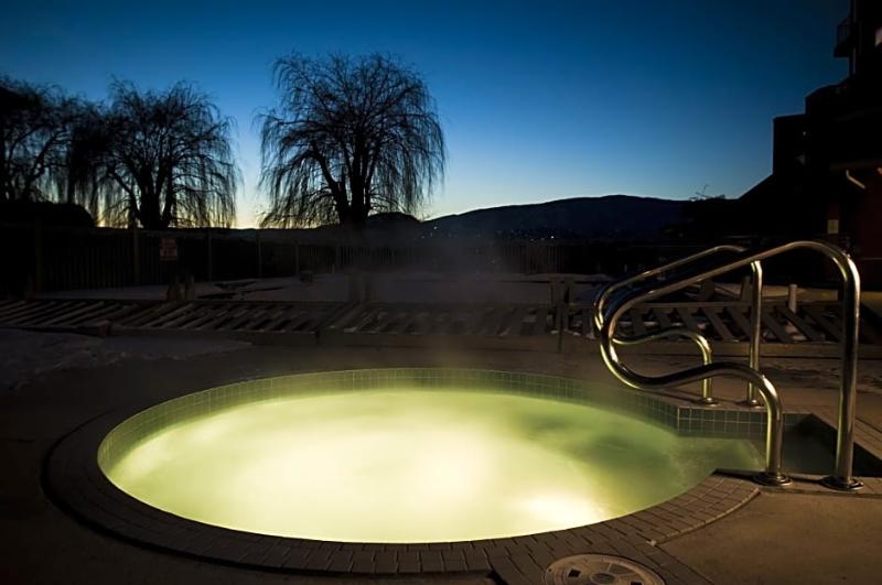 Manteo At Eldorado Resort