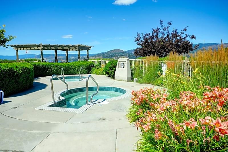 Manteo At Eldorado Resort