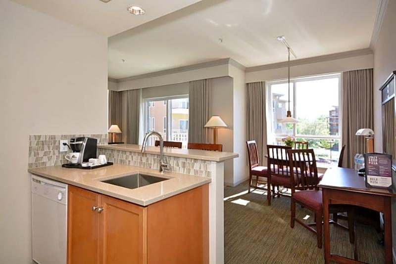 Manteo At Eldorado Resort