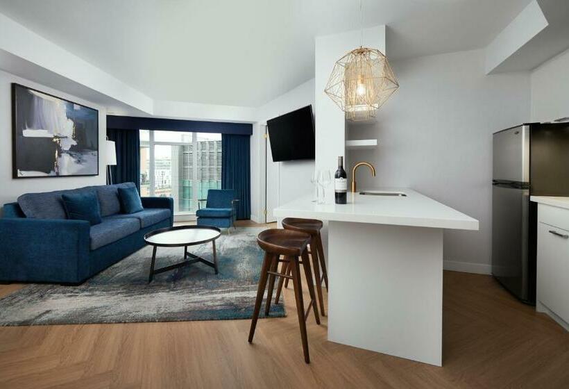 Pantages Hotel Toronto Centre