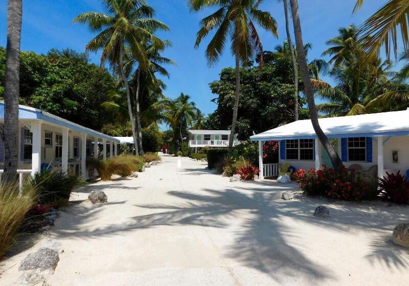 Pines & Palms Resort