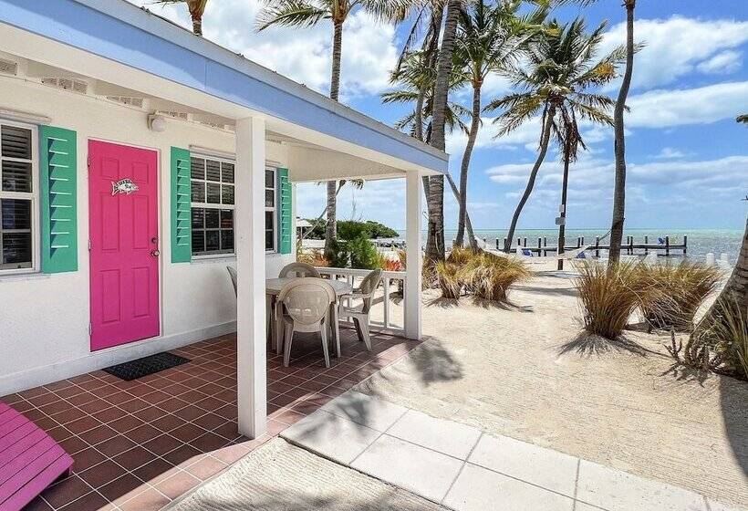 Pines & Palms Resort