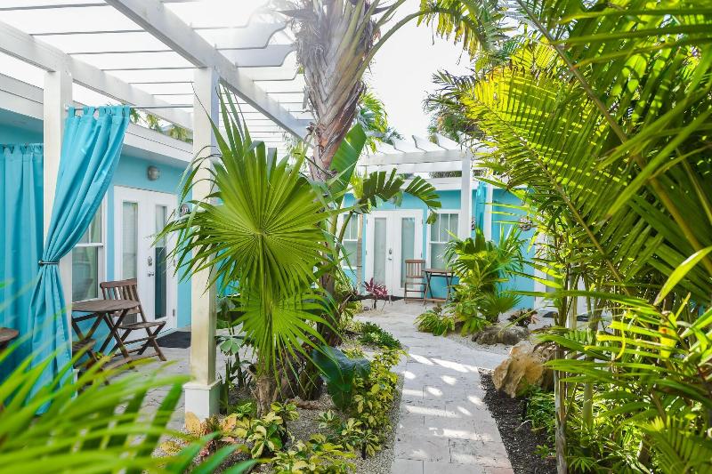 Tropical Breeze Resort