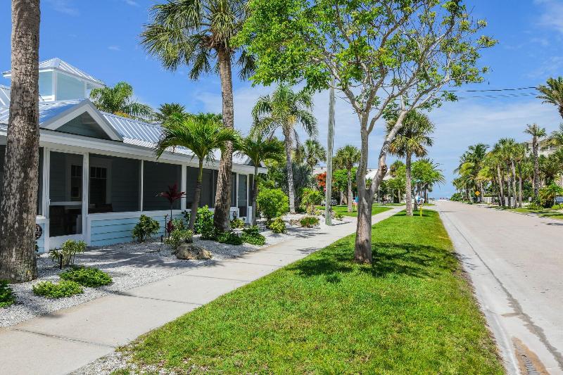 Tropical Breeze Resort