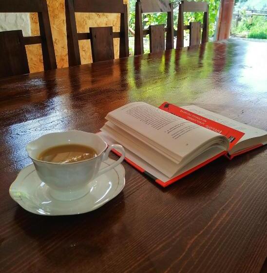 ベッドアンドブレックファースト Elegaya Guest House