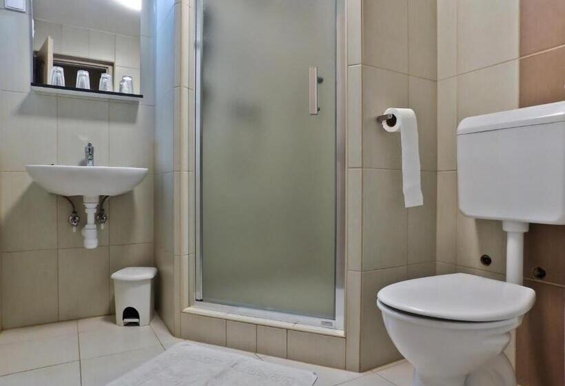 Bed and Breakfast Korona Panzió