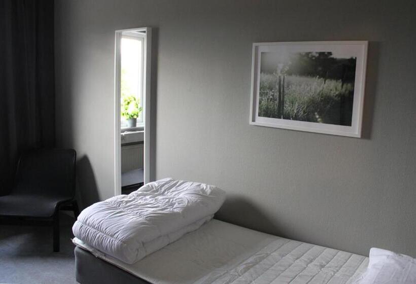 De La Gardie Park Vandrarhem Hostel