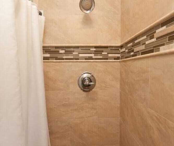 Hemingway House Bed And Breakfast