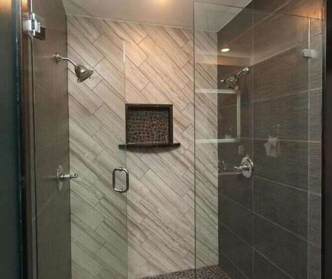 Hemingway House Bed And Breakfast