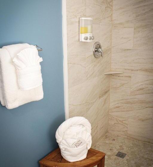 Hemingway House Bed And Breakfast