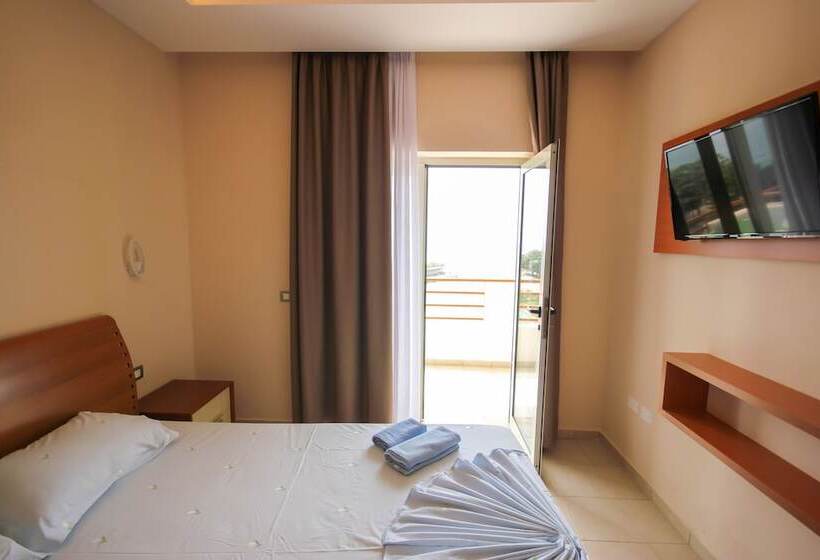 בית מלון כפרי Ambassador Resort