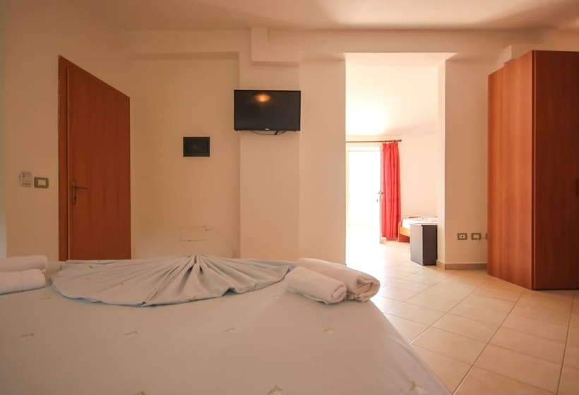 בית מלון כפרי Ambassador Resort