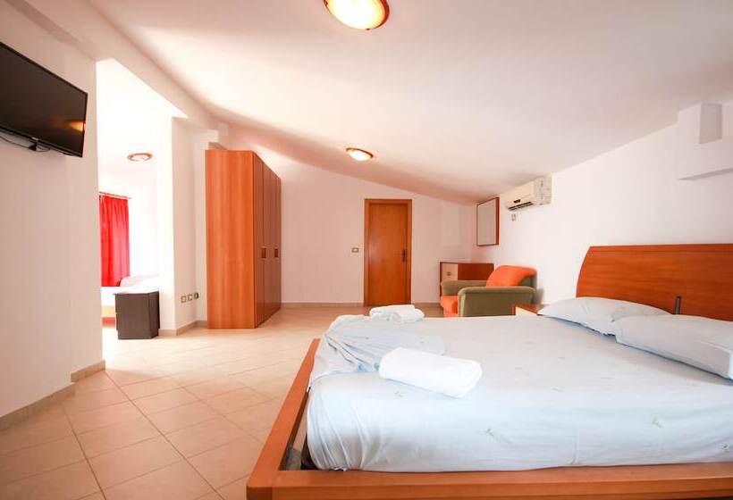 בית מלון כפרי Ambassador Resort