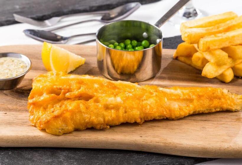 Отель Beach Hut Suites