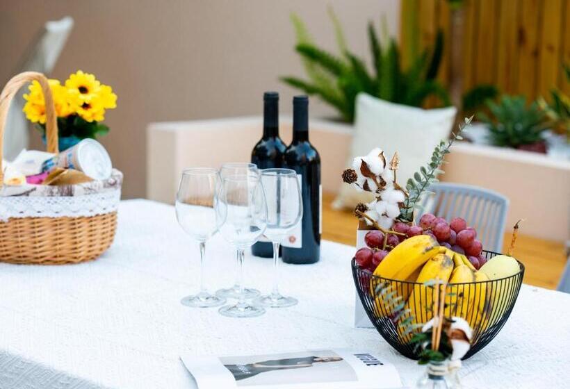 Отель Beihai Silver Beach Yintai Time Seaview Villa