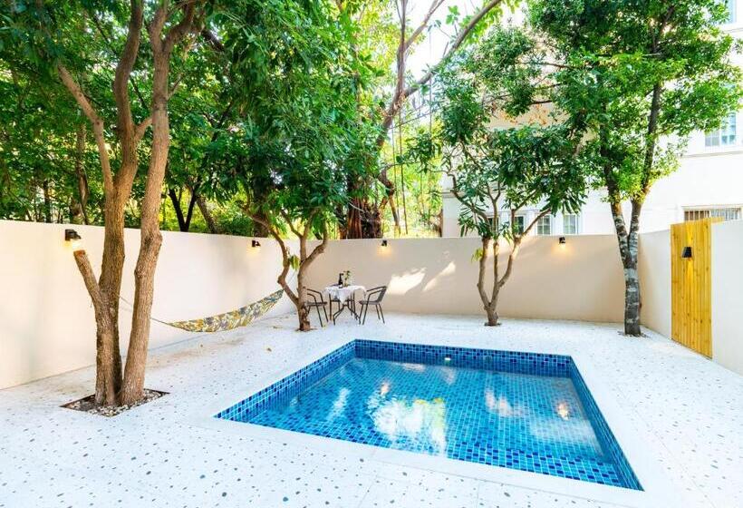 Отель Beihai Silver Beach Yintai Time Seaview Villa