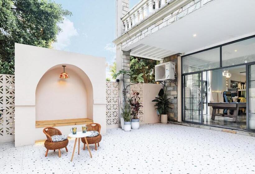 Отель Beihai Silver Beach Yintai Time Seaview Villa