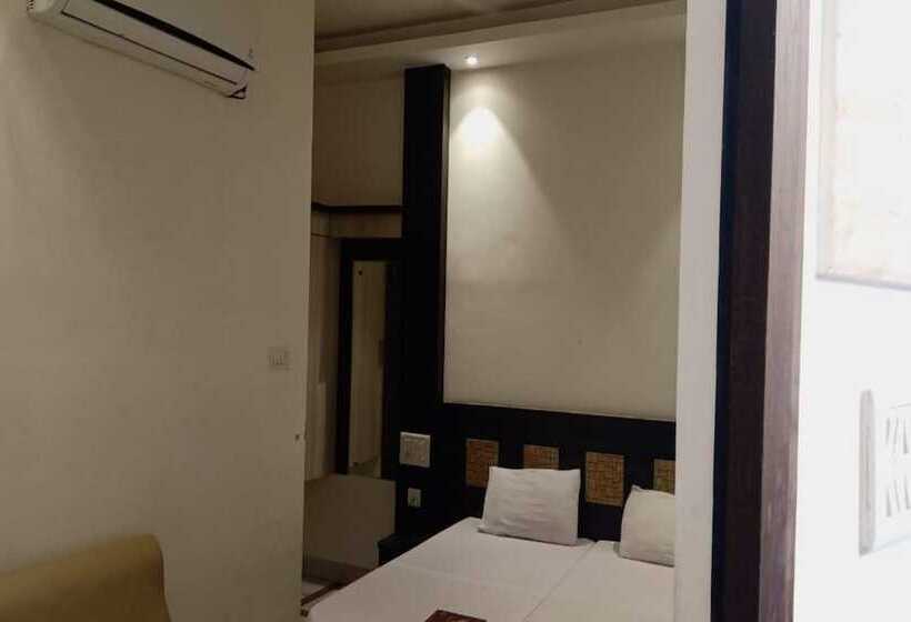 فندق Harsh Regency