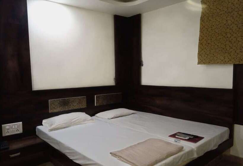 ホテル Harsh Regency