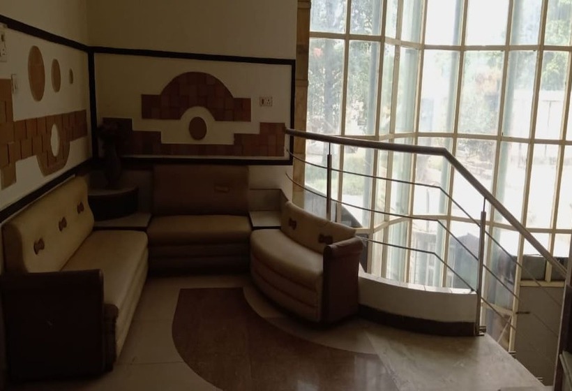 Отель Harsh Regency