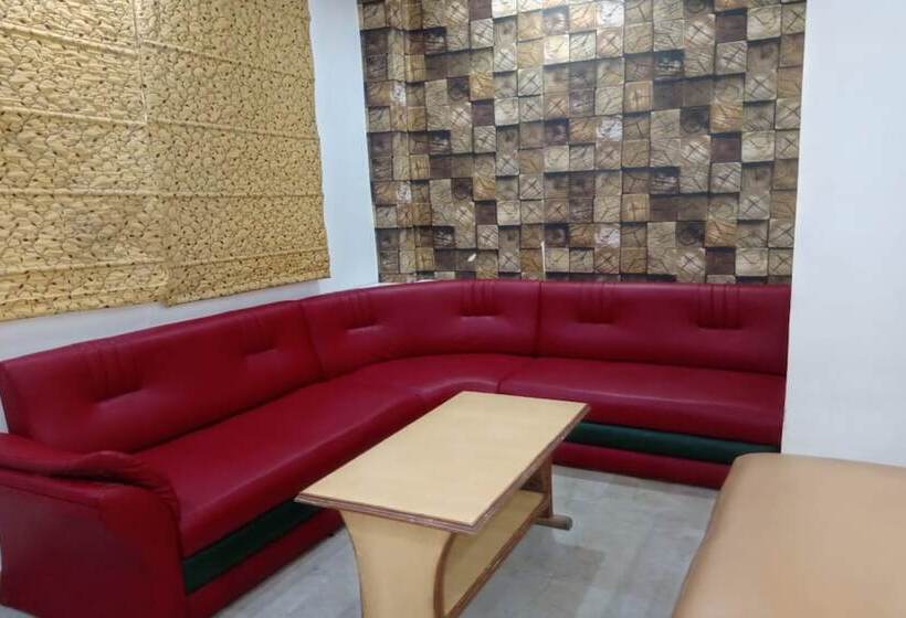 ホテル Harsh Regency