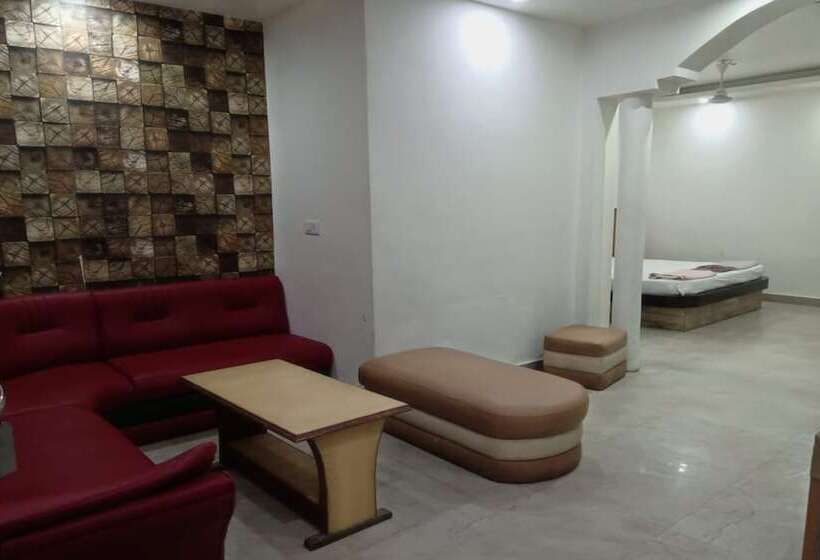 ホテル Harsh Regency