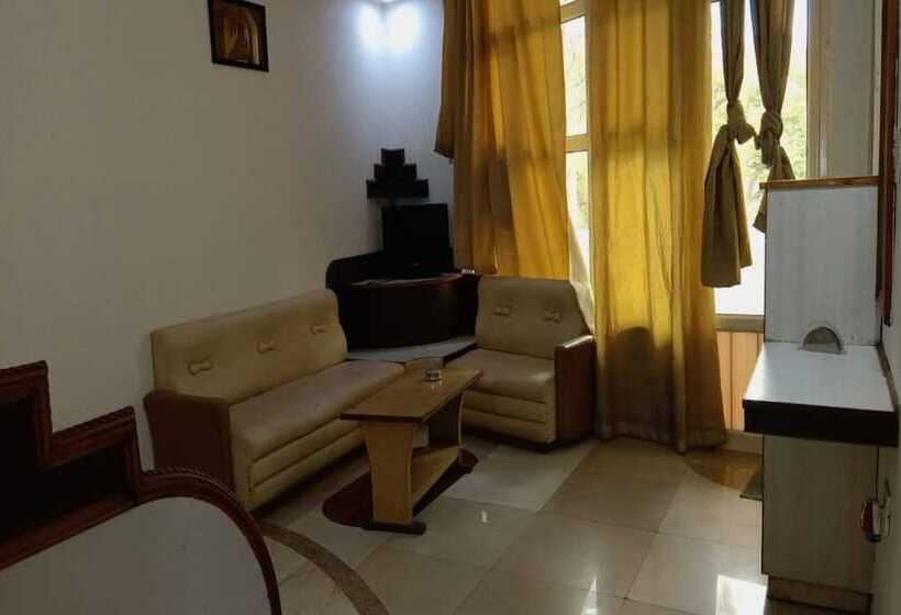 ホテル Harsh Regency