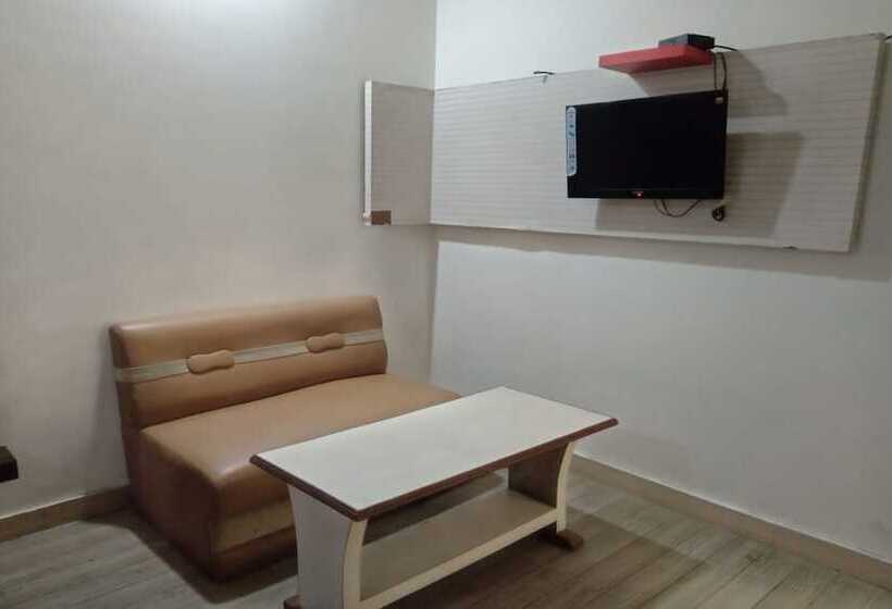 ホテル Harsh Regency