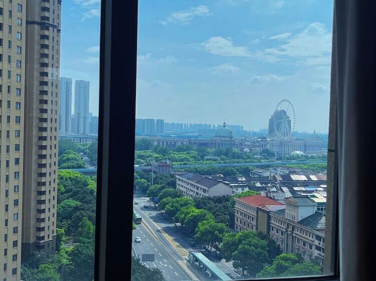Отель Hilton Garden Inn Changzhou Xinbei