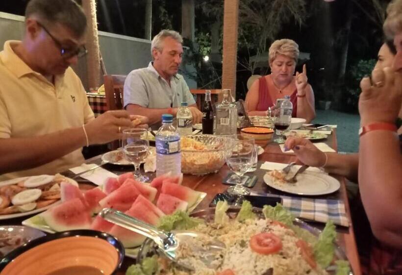 בית מלון כפרי Inn Sea Horizon Ahungalla