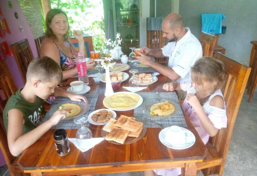 בית מלון כפרי Inn Sea Horizon Ahungalla