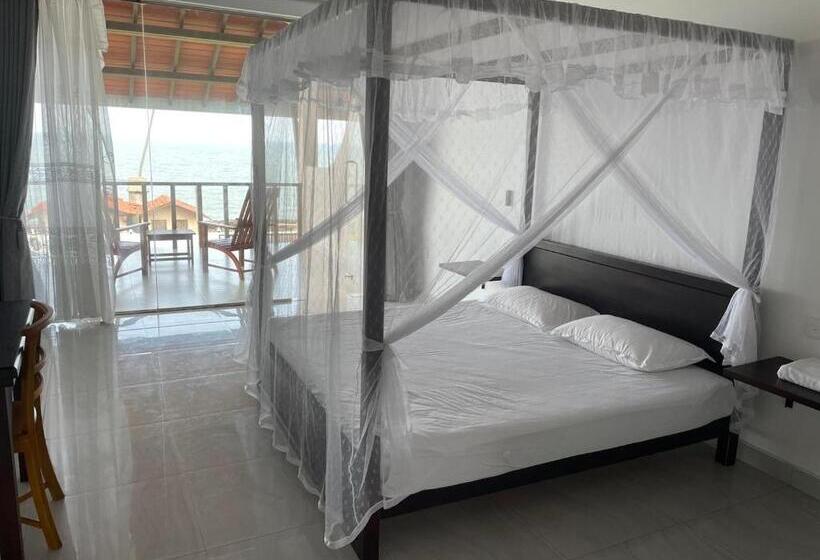 בית מלון כפרי Isamar Front Beach