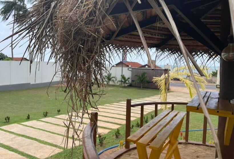 בית מלון כפרי Isamar Front Beach