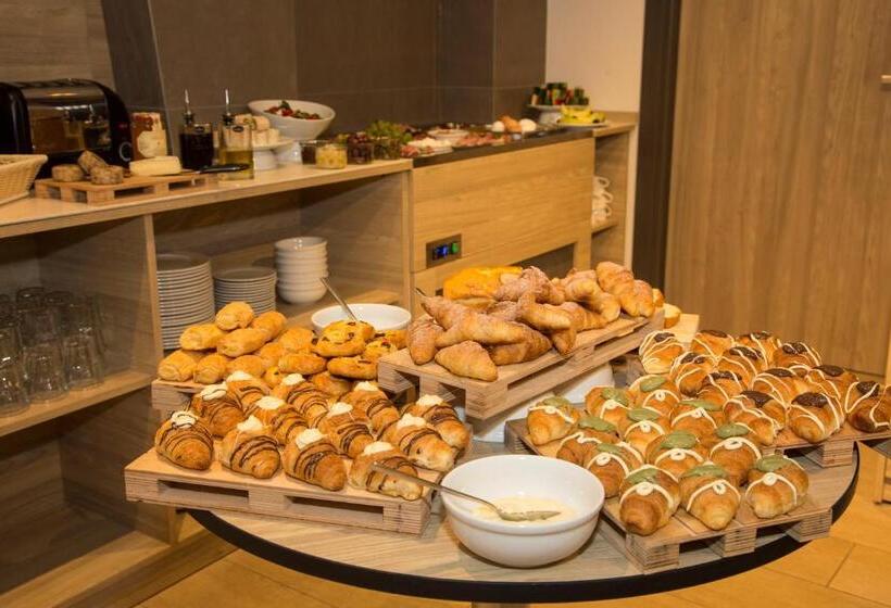 Ivy Hotel Adults Only