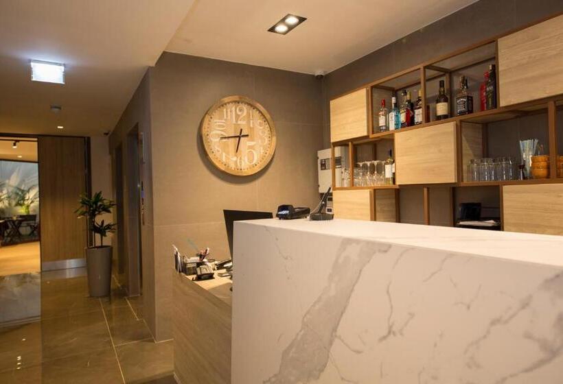 Ivy Hotel Adults Only