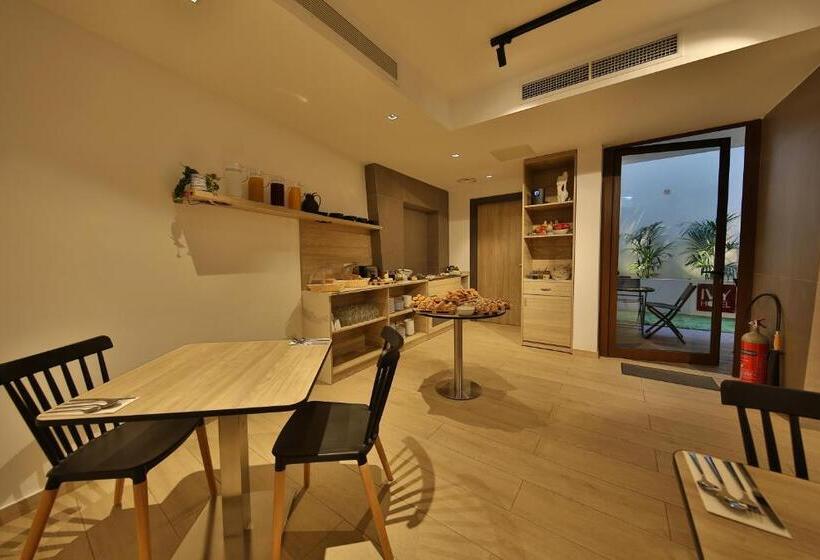 Ivy Hotel Adults Only