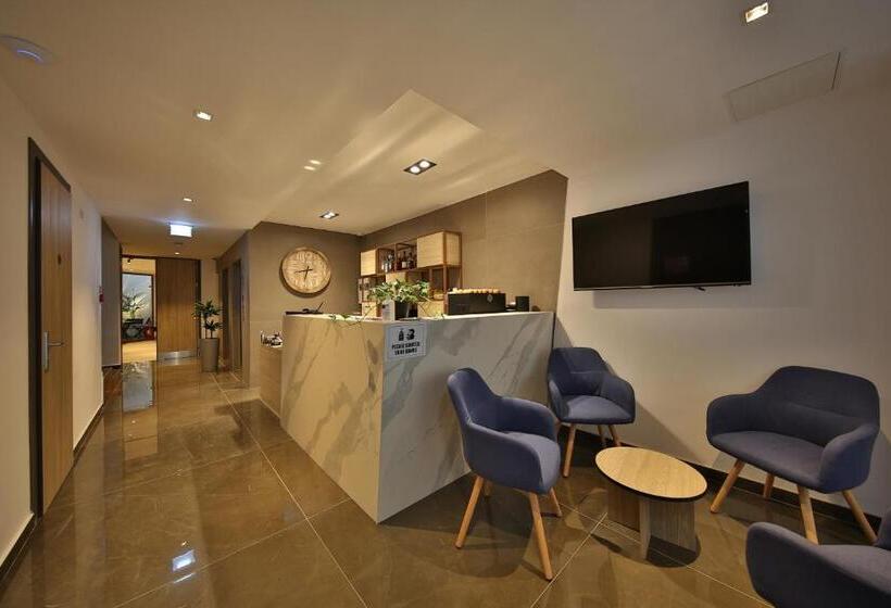 Ivy Hotel Adults Only