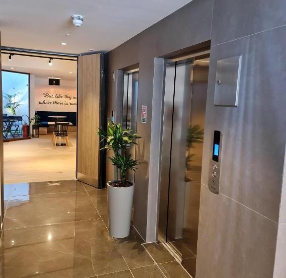 Ivy Hotel Adults Only