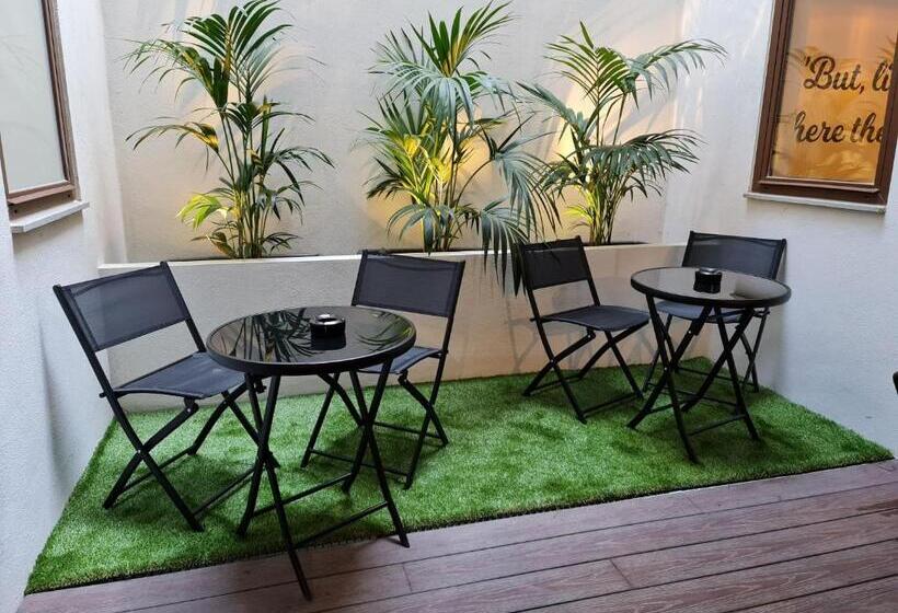 Ivy Hotel Adults Only