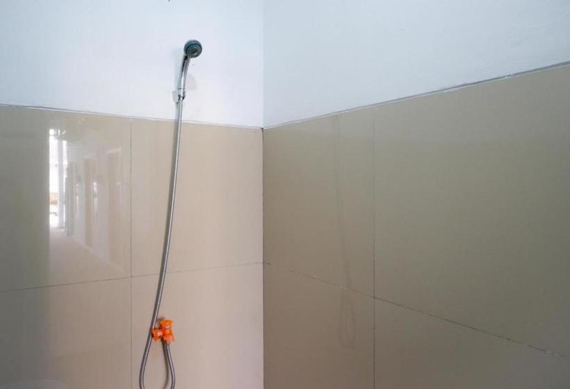 酒店 Koolkost Female Syariah Near Udinus Semarang Minimum Stay 6 Nights