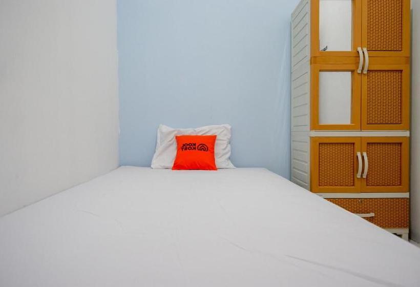 酒店 Koolkost Female Syariah Near Udinus Semarang Minimum Stay 6 Nights